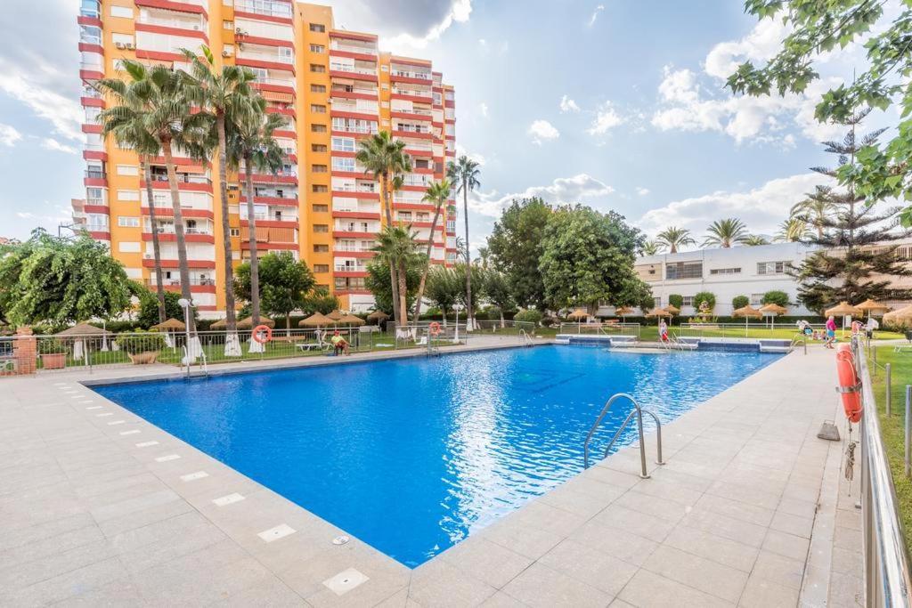 Coqueto Apartamento En Puerto Marina Con Piscina 贝纳尔马德纳 外观 照片