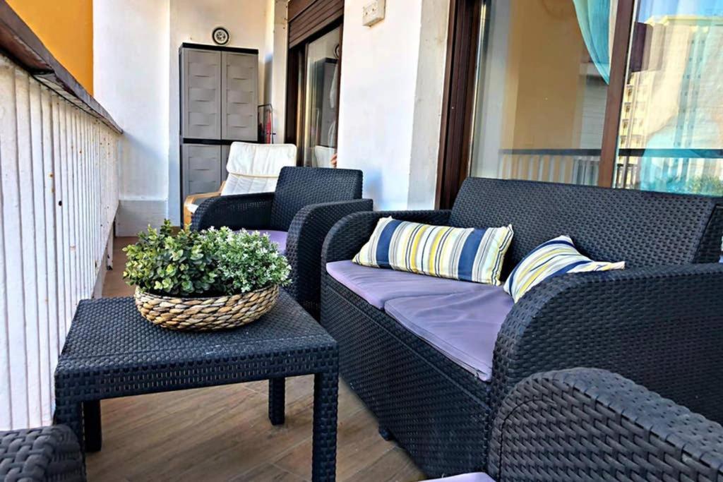 Coqueto Apartamento En Puerto Marina Con Piscina 贝纳尔马德纳 外观 照片