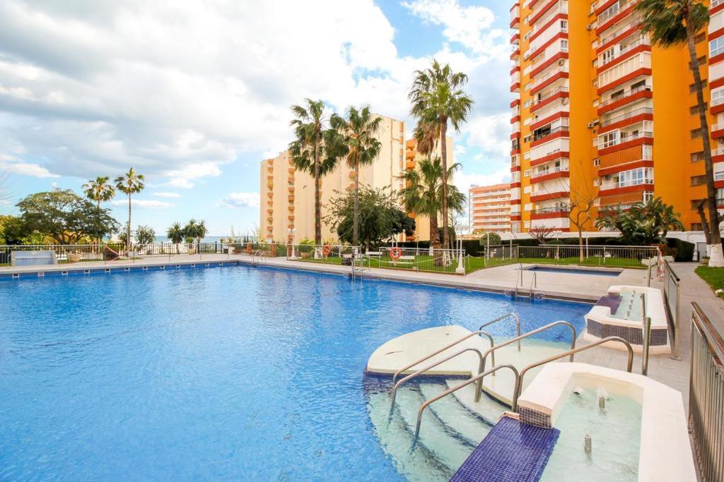 Coqueto Apartamento En Puerto Marina Con Piscina 贝纳尔马德纳 外观 照片
